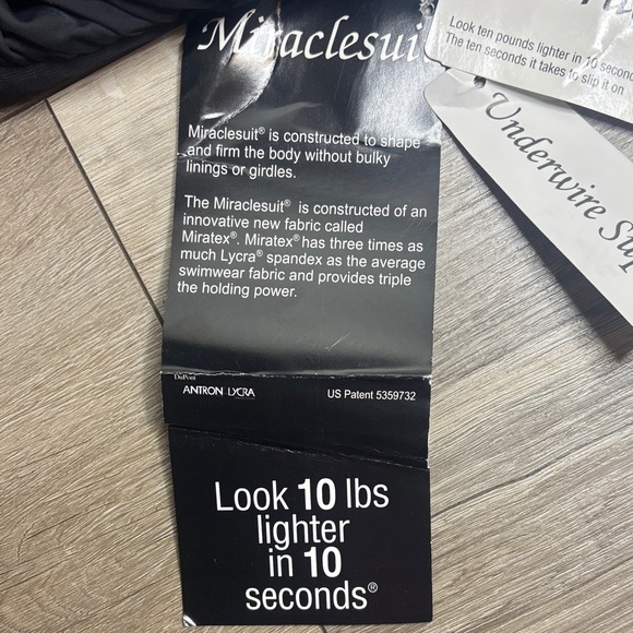 MIRACLESUIT DD-Cup Kara One Piece Colorblock Swimsuit - Picture 7 of 15